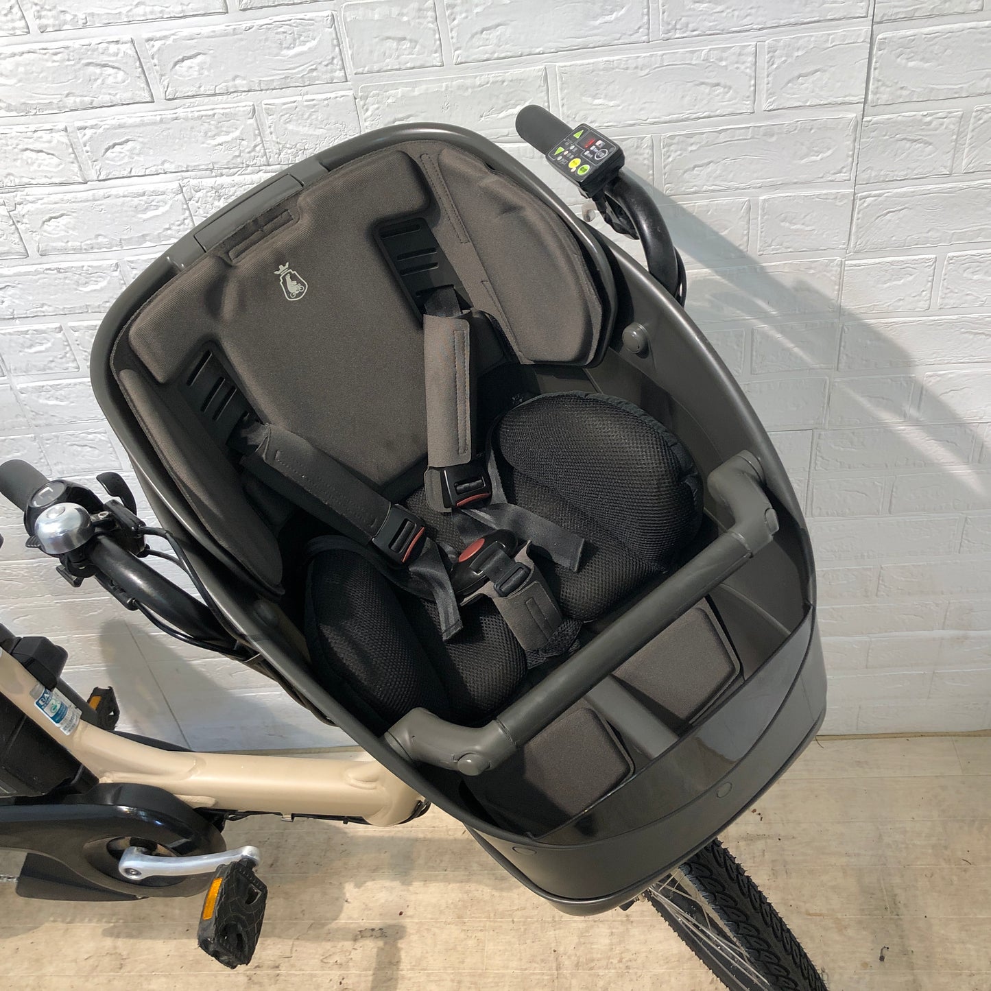 ブリヂストン アンジェリーノ プティット e ベージュ 20インチ YP073【中古車】