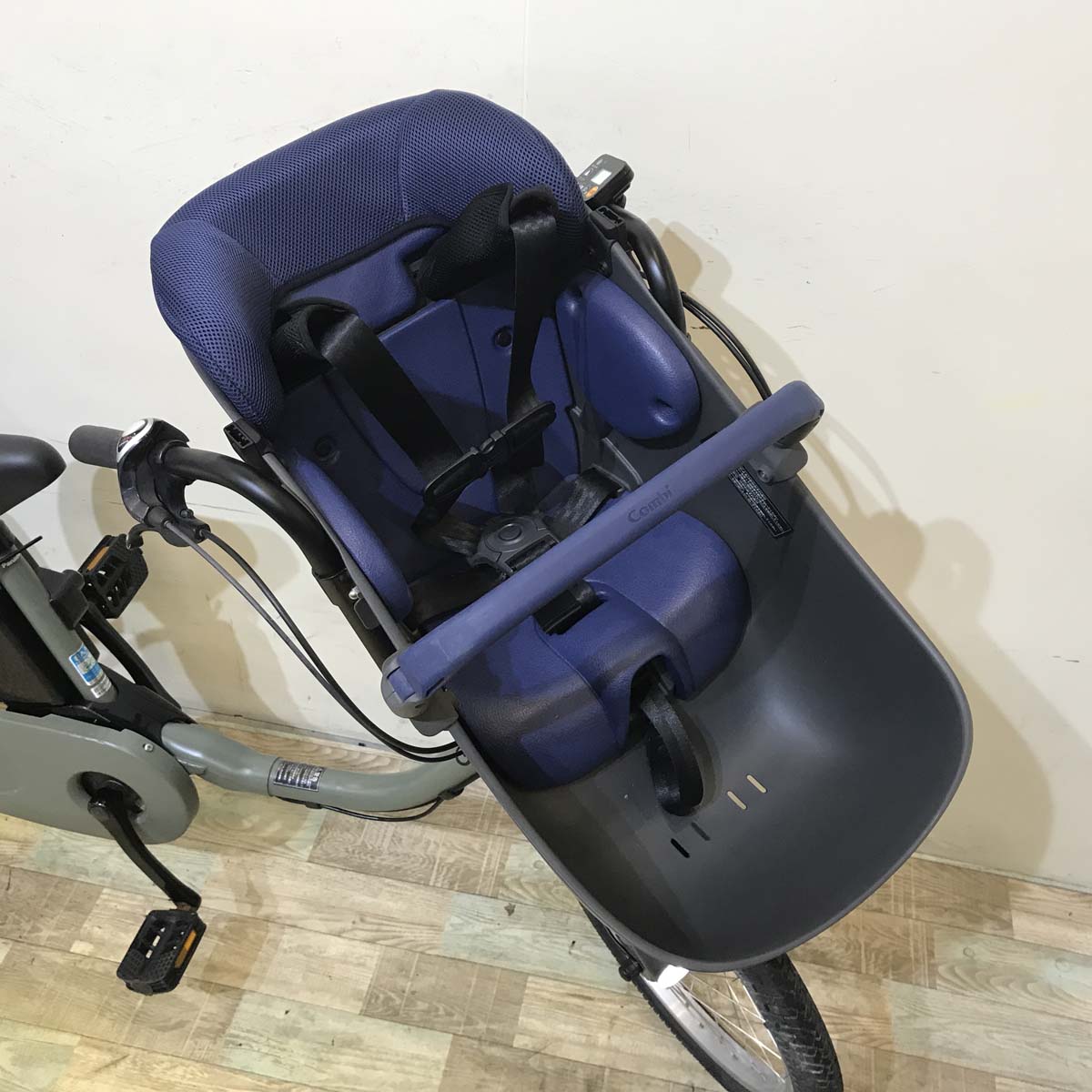 パナソニック ギュット クルーム DX カーキ 20インチ KA065【中古車】