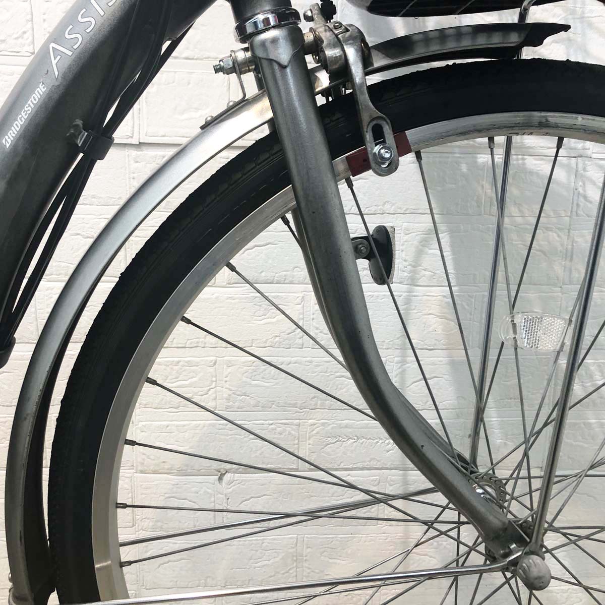 【１万円引き！】ブリヂストン アシスタベーシック シルバー 26インチ YG101 【中古車】