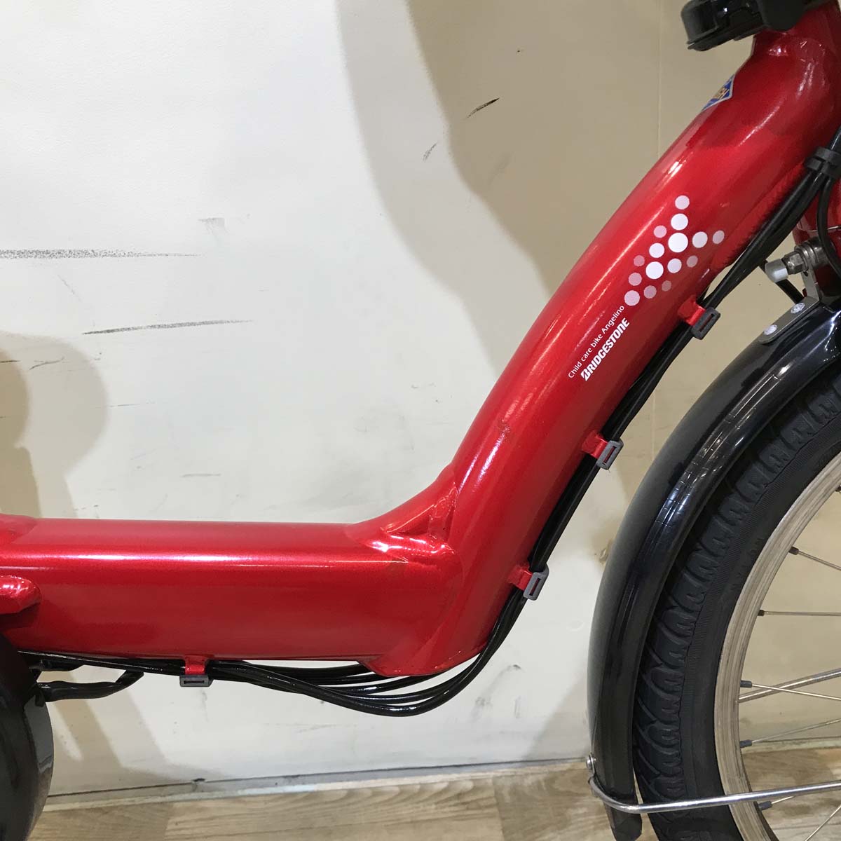 ブリヂストン アンジェリーノ プティット e レッド 20インチ KW017【中古車】