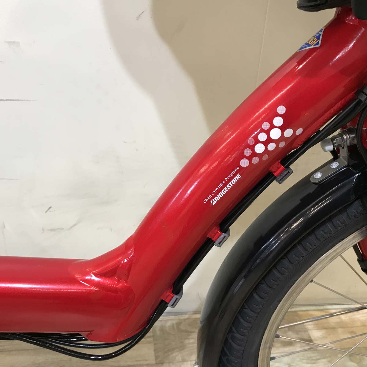 ブリヂストン アンジェリーノ プティット e レッド 20インチ KW017【中古車】