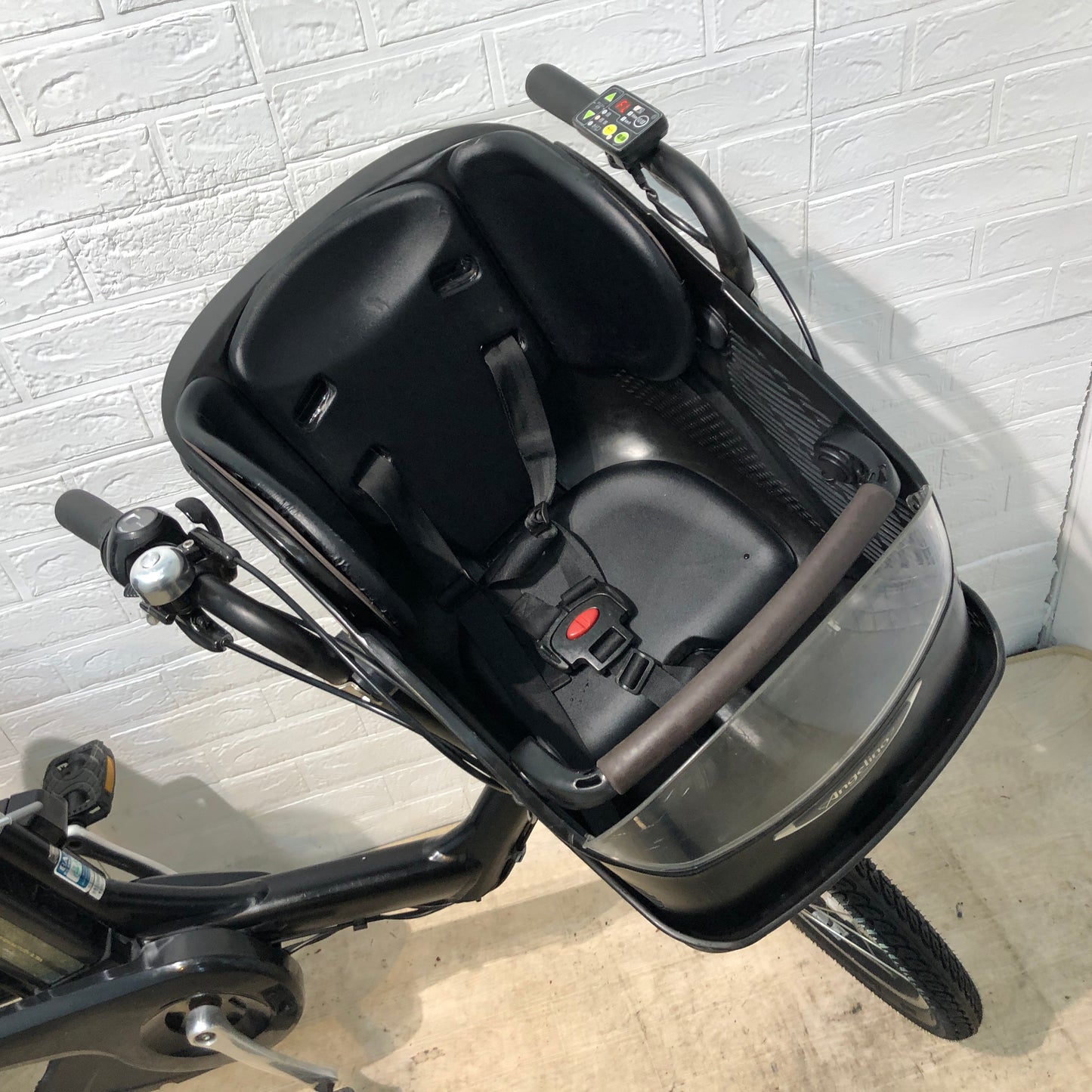 ブリヂストン アンジェリーノ プティット e ブラック 20インチ YP081【中古車】