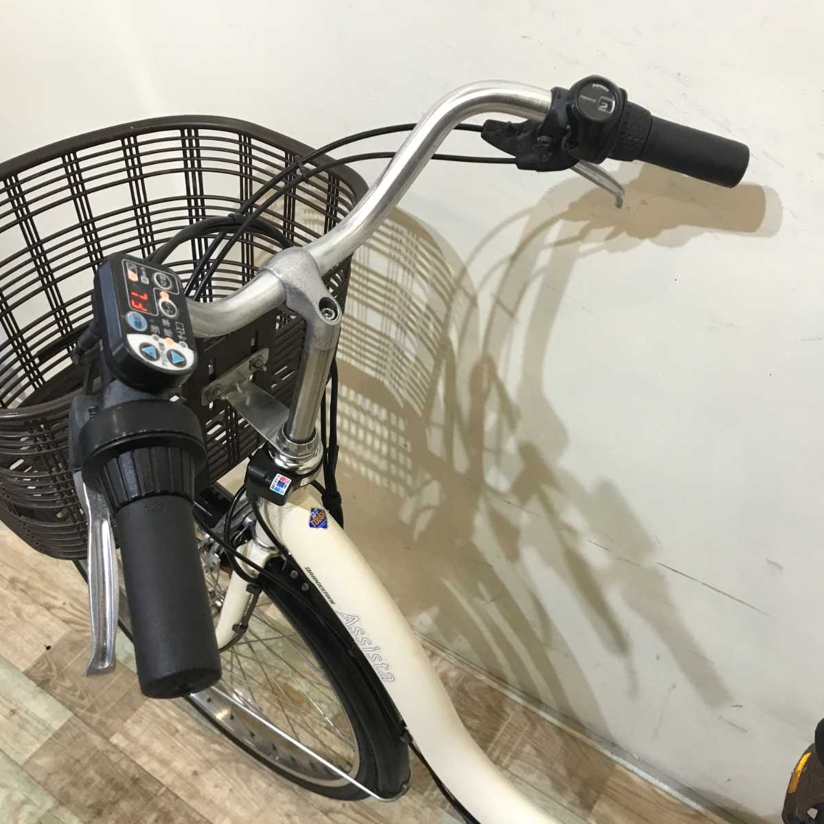 ブリヂストン アシスタ DX ホワイト 24インチ KR086【中古車】