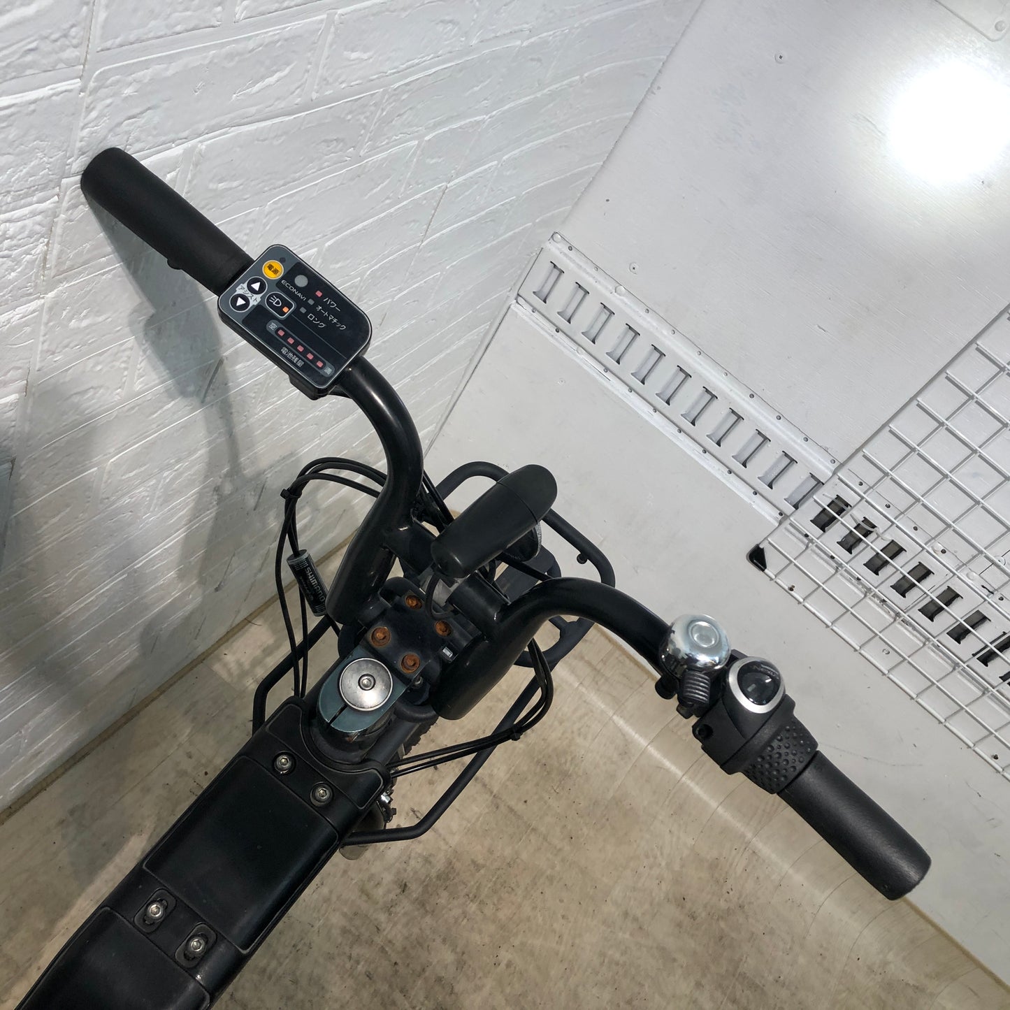 パナソニック EZ グレー 20インチ YP086 【中古車】