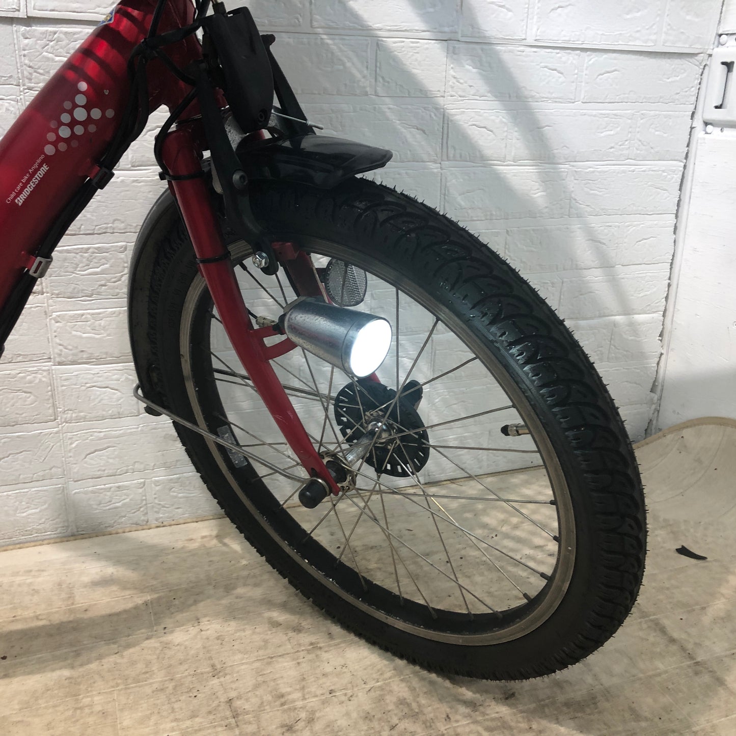 ブリヂストン アンジェリーノ プティット e レッド 20インチ YP089【中古車】