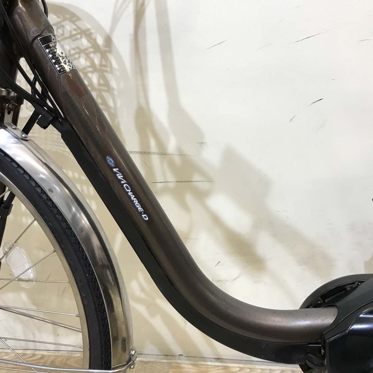 パナソニック ビビ チャージ D ブラウン 26インチ KW026 【中古車】
