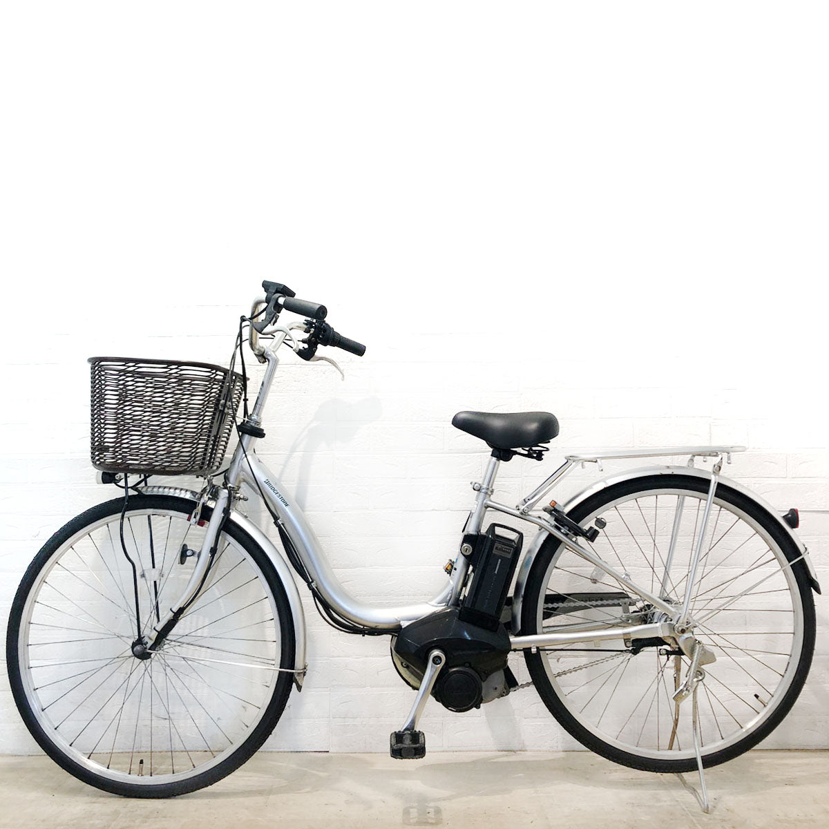 ブリヂストン アシスタ U STD シルバー 26インチ SR395Y【中古車】
