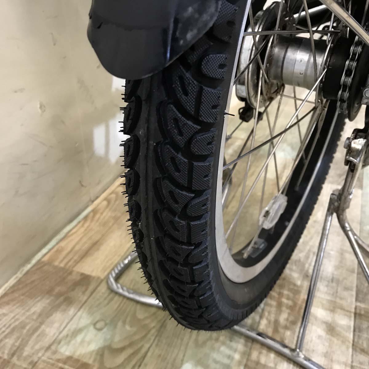 ブリヂストン アンジェリーノ プティット e ブラック 20インチ KW034【中古車】