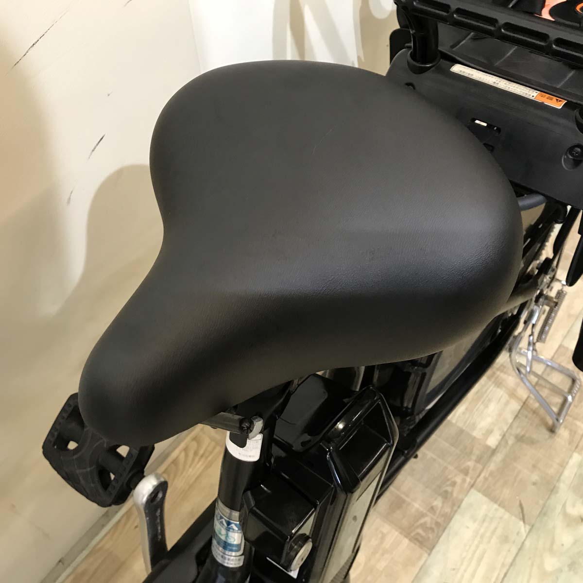 ブリヂストン アンジェリーノ プティット e ブラック 20インチ KW034【中古車】