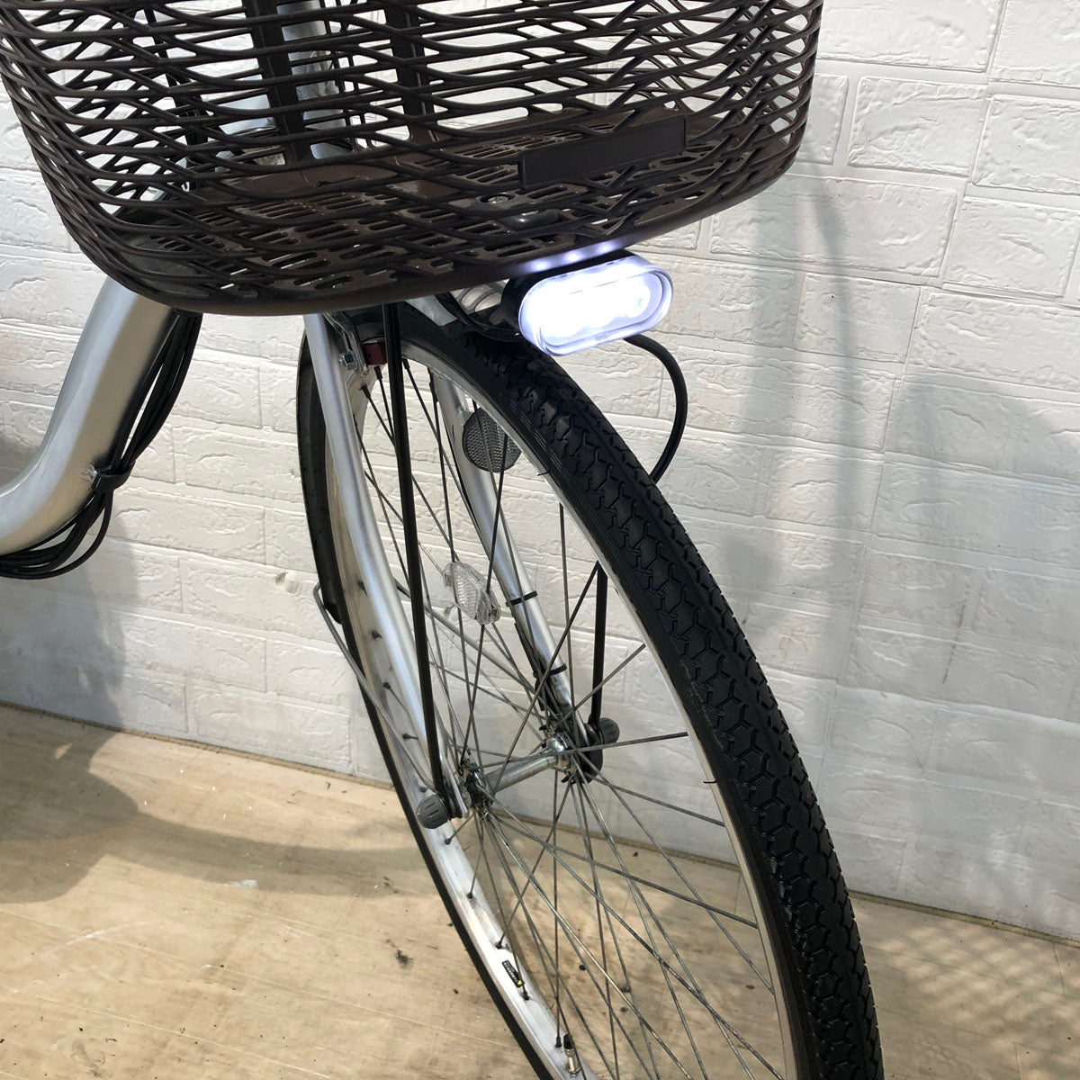ブリヂストン アシスタ U STD シルバー 26インチ SR395Y【中古車】