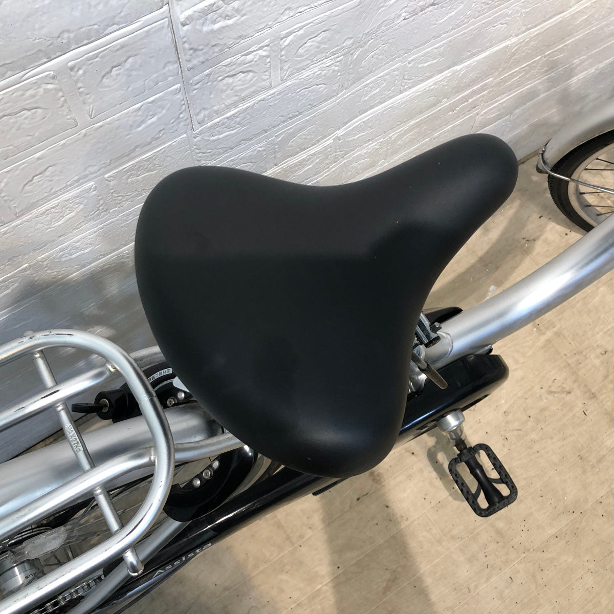 ブリヂストン アシスタ U STD シルバー 26インチ SR395Y【中古車