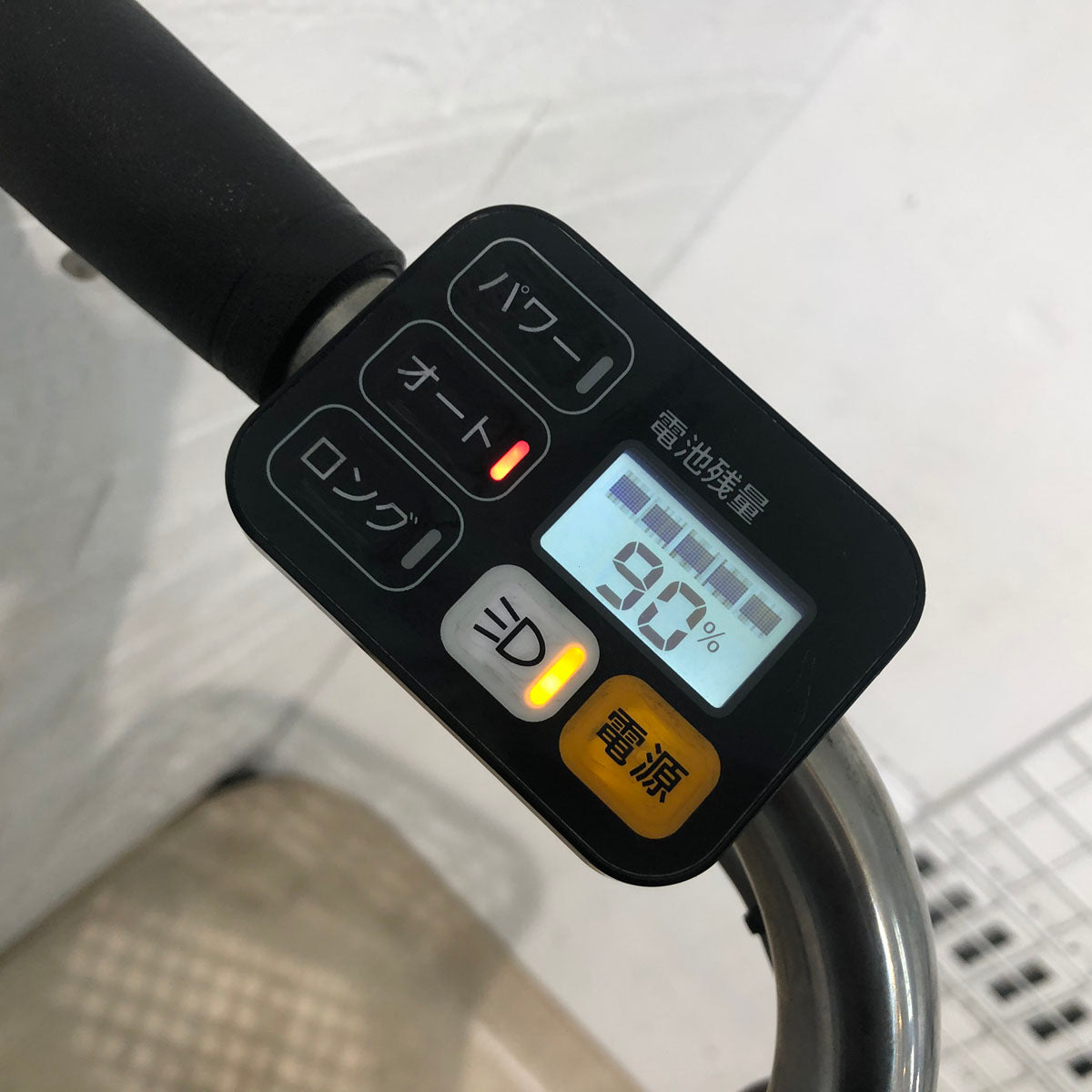 中古電動自転車 パナソニック ビビ LU ホワイト 26インチ YB081 – e