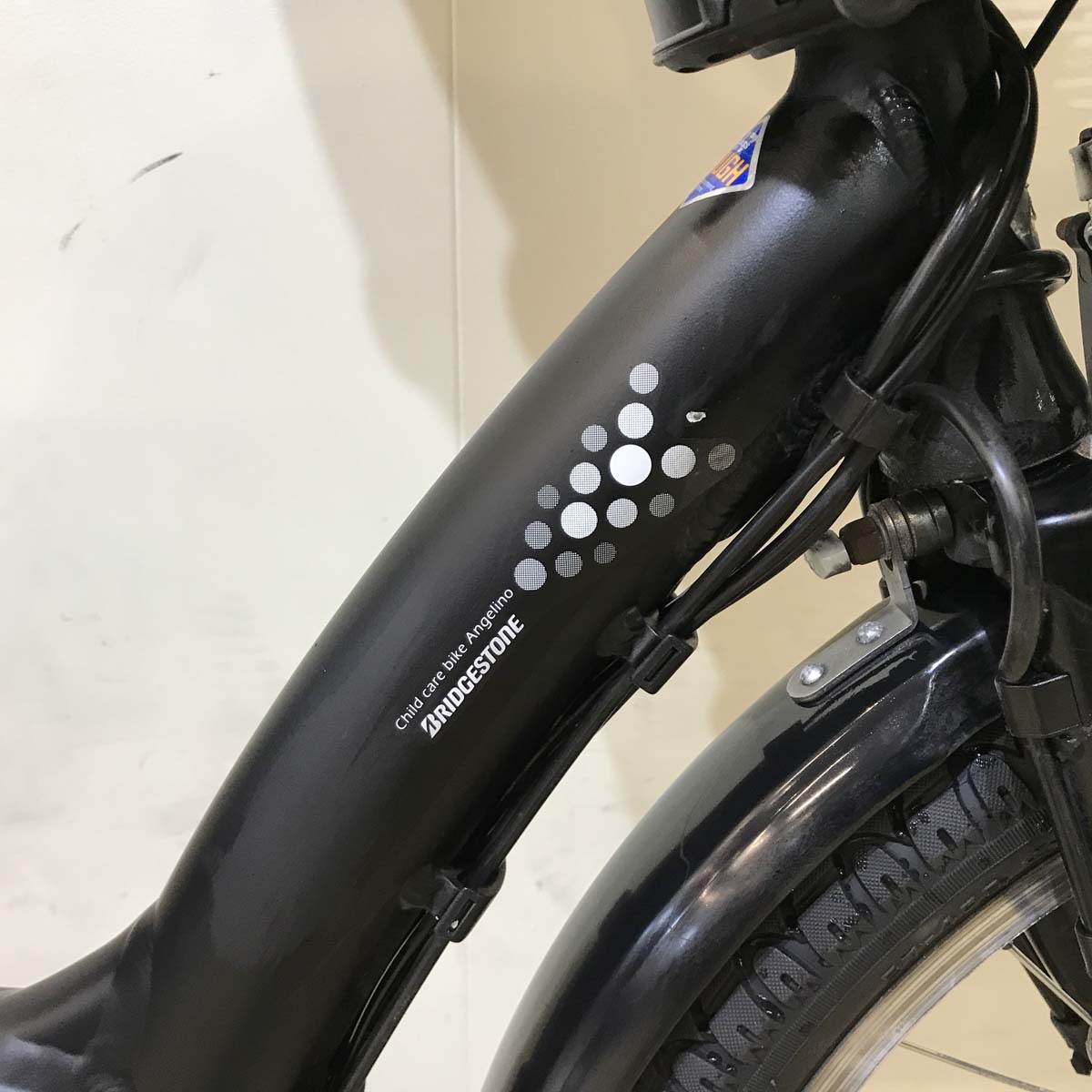 ブリヂストン アンジェリーノ プティット e ブラック 20インチ KW040【中古車】