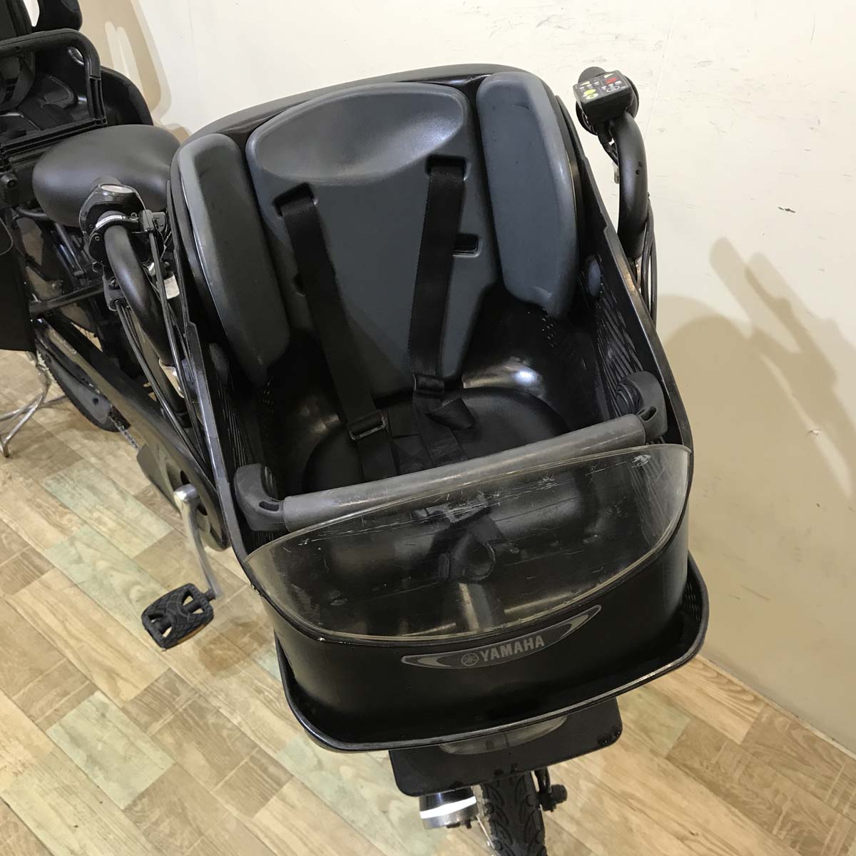 ブリヂストン アンジェリーノ プティット e ブラック 20インチ KW040【中古車】