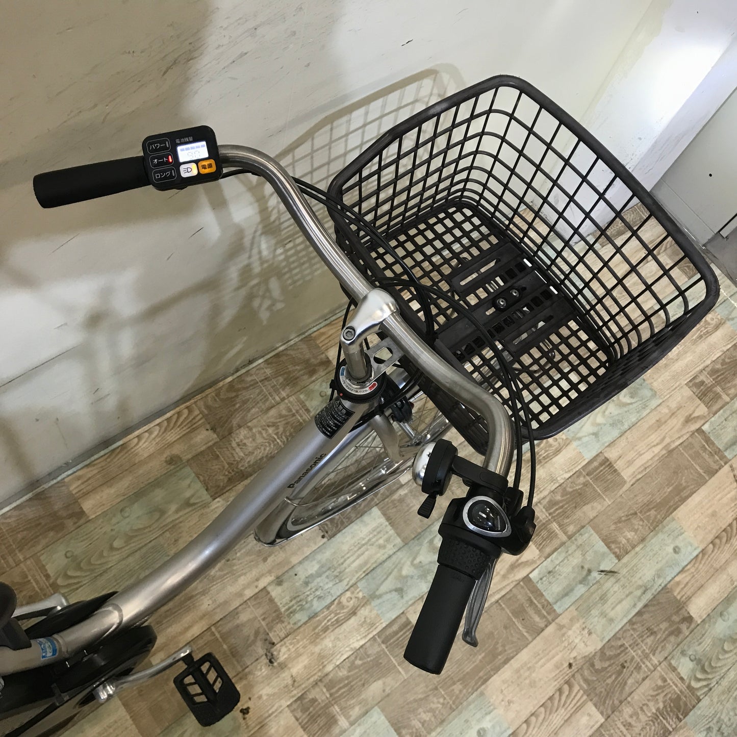 パナソニック ビビ L シルバー 24インチ KR117【中古車】
