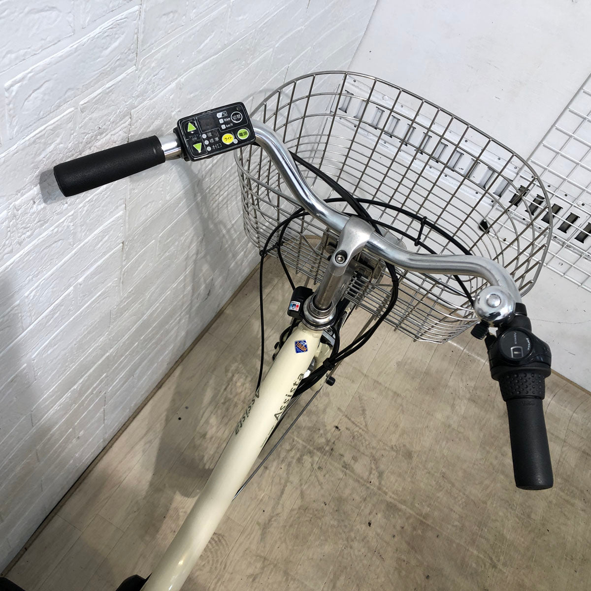 中古電動自転車 ブリヂストン アシスタ ロイヤル アイボリー 26インチ YB094