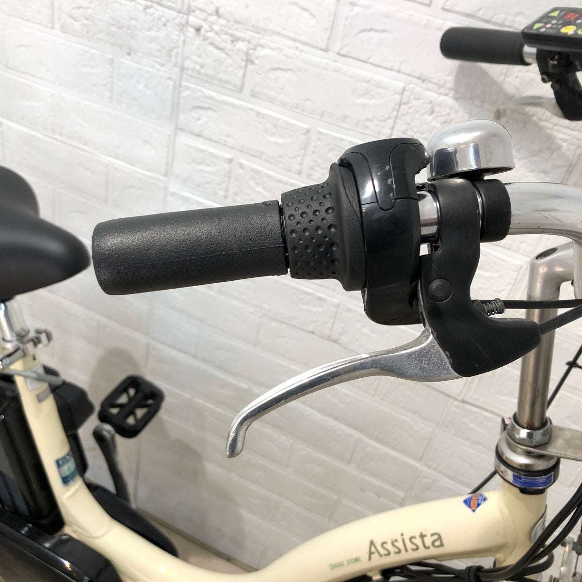 中古電動自転車 ブリヂストン アシスタ ロイヤル アイボリー 26インチ YB094