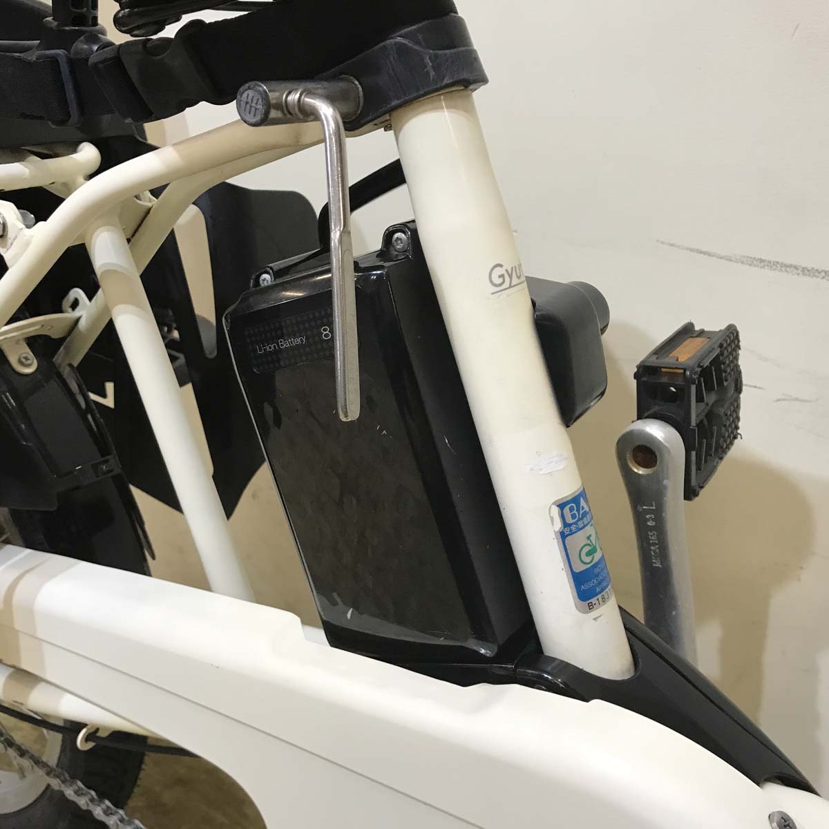 パナソニック ギュット ミニ DX ホワイト 20インチ KF130【中古車】