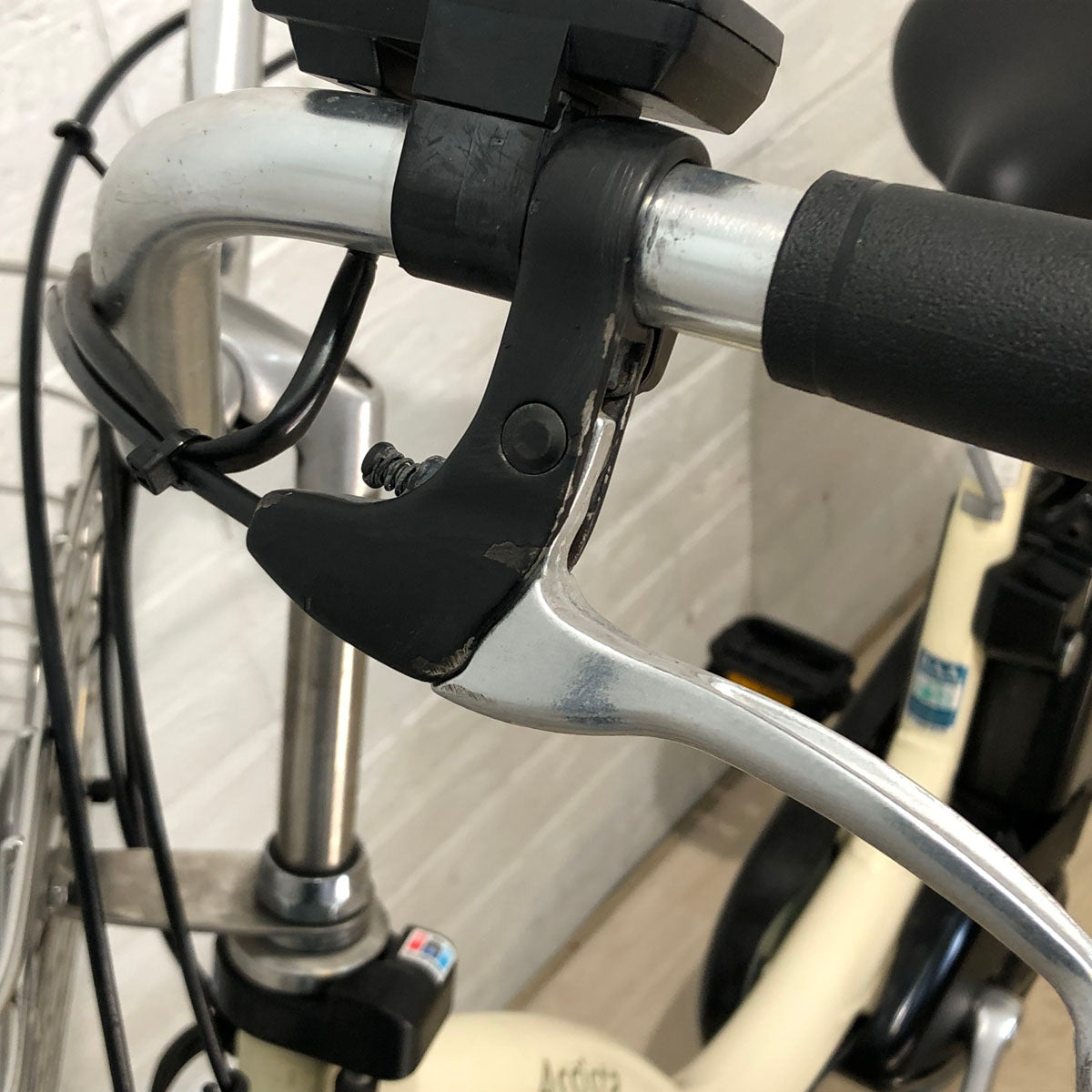 中古電動自転車 ブリヂストン アシスタ ロイヤル アイボリー 26インチ YB094