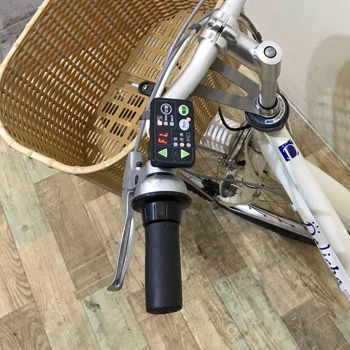 ブリヂストン デリーシェ ホワイト 26インチ KW055 【中古車】