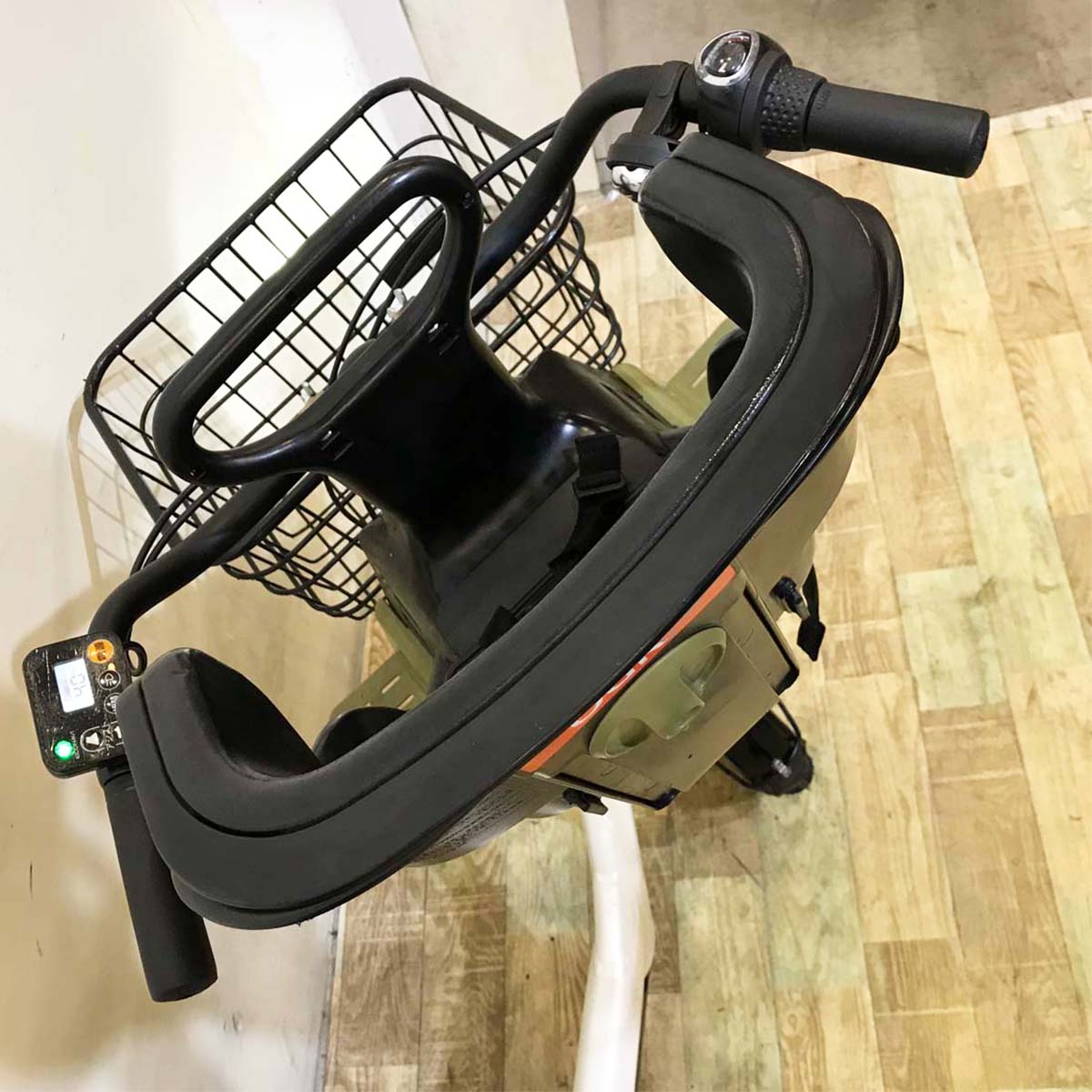【１万円引き！】パナソニック ギュット アニーズ ホワイト 20インチ KF137【中古車】