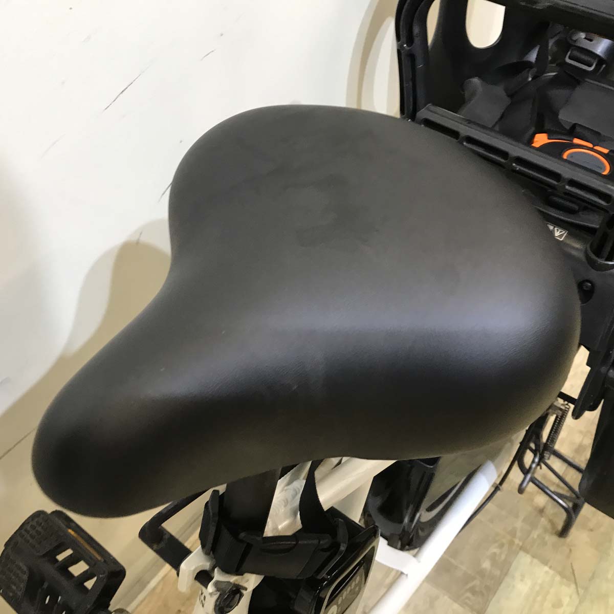 【１万円引き！】パナソニック ギュット アニーズ ホワイト 20インチ KF137【中古車】