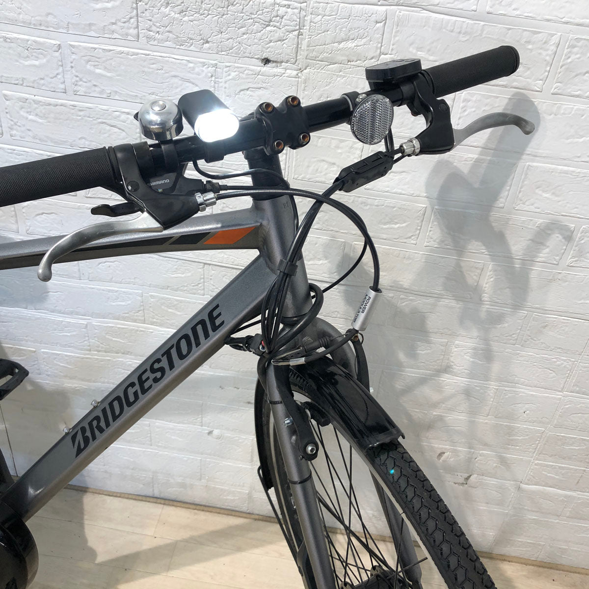 ブリヂストン TB1e グレー 27インチ SR411Y 【中古車】