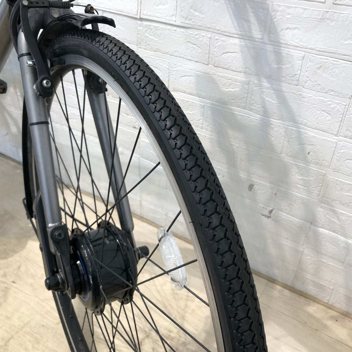 ブリヂストン TB1e グレー 27インチ SR411Y 【中古車】