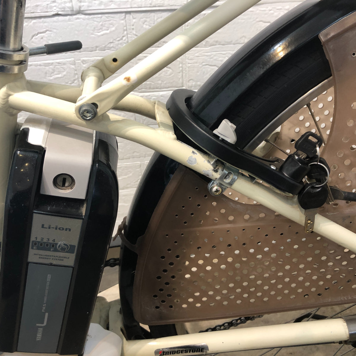 ブリヂストン ボーテ アシスタ DX ホワイト 26インチ YP115【中古車】
