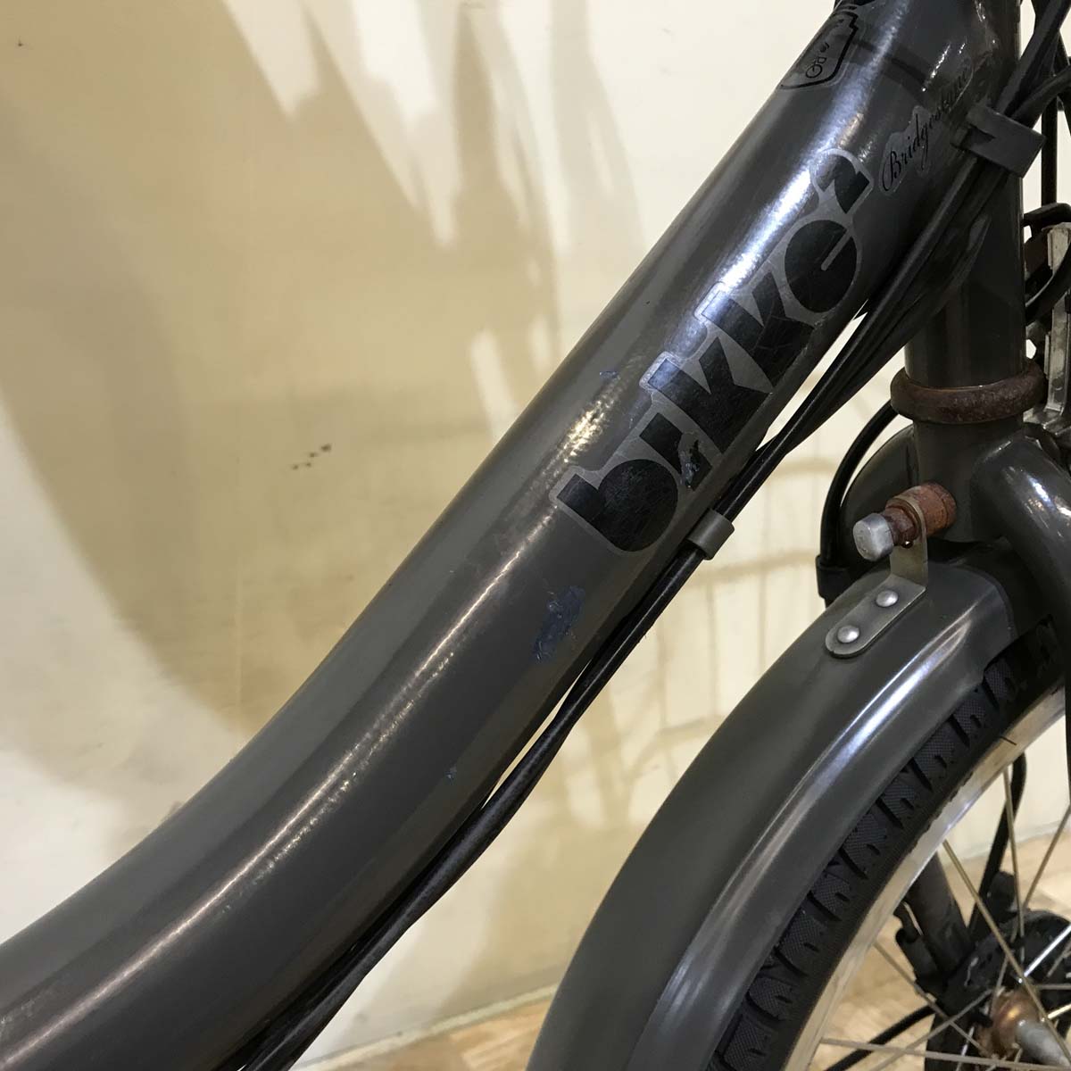 整備済☆BRIDGESTONE bikke Ⅱ e ブリヂストン ビッケツー e 20インチ 電動アシスト中古車 ブリヂストン bikke 2 e ビッケ ツー イー グレー 20インチ KQ059