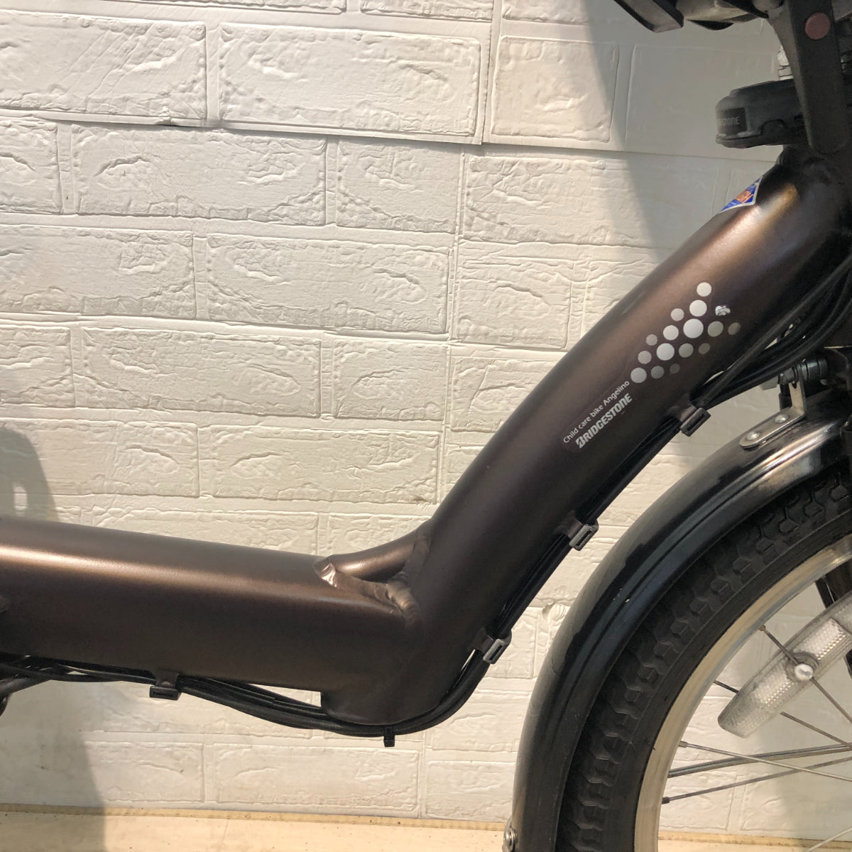ブリヂストン アンジェリーノ プティット e ブラウン 20インチ YP118【中古車】