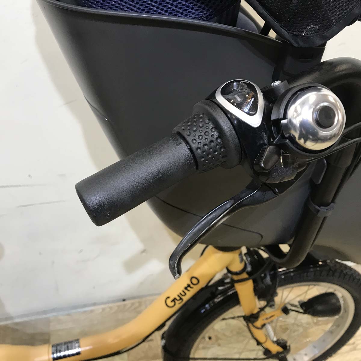 パナソニック ギュット クルーム DX イエロー 20インチ KA128【中古車】