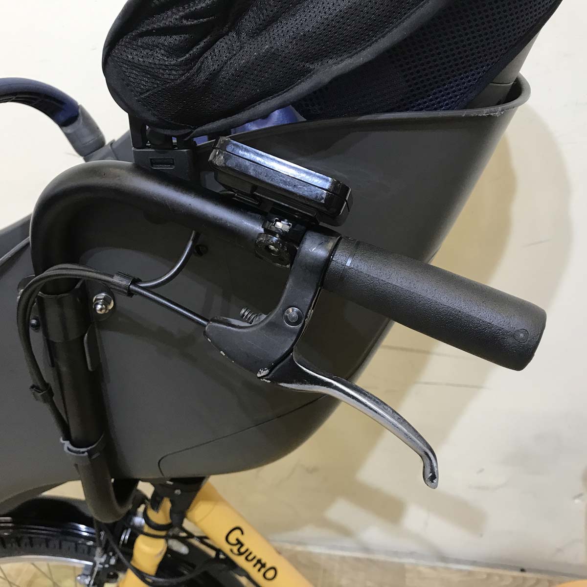 パナソニック ギュット クルーム DX イエロー 20インチ KA128【中古車】