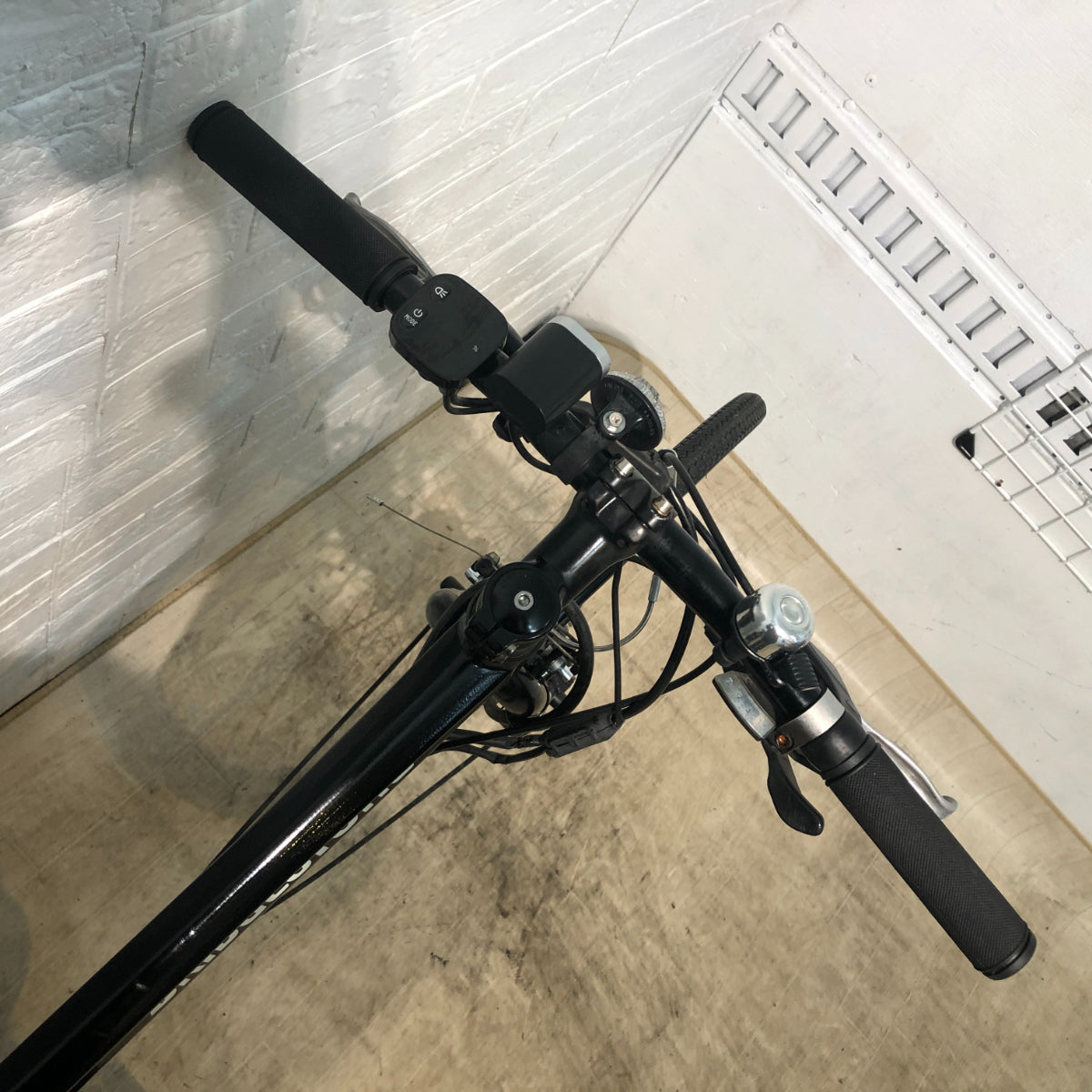 ブリヂストン TB1e ブラック 27インチ SR365Y 【中古車】