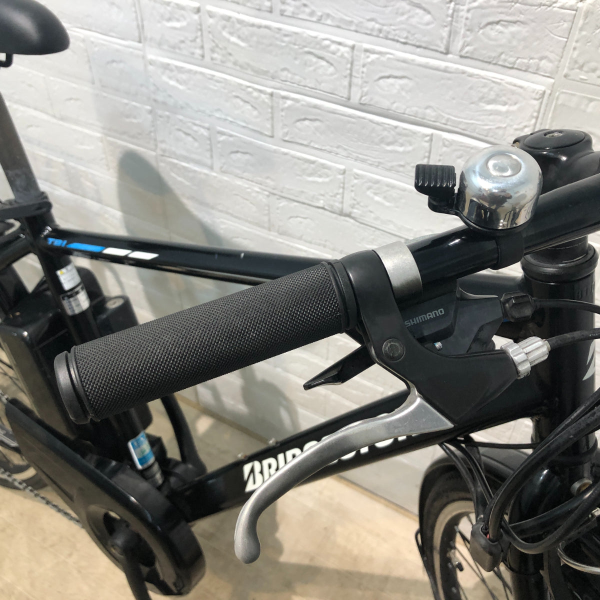ブリヂストン TB1e ブラック 27インチ SR365Y 【中古車】