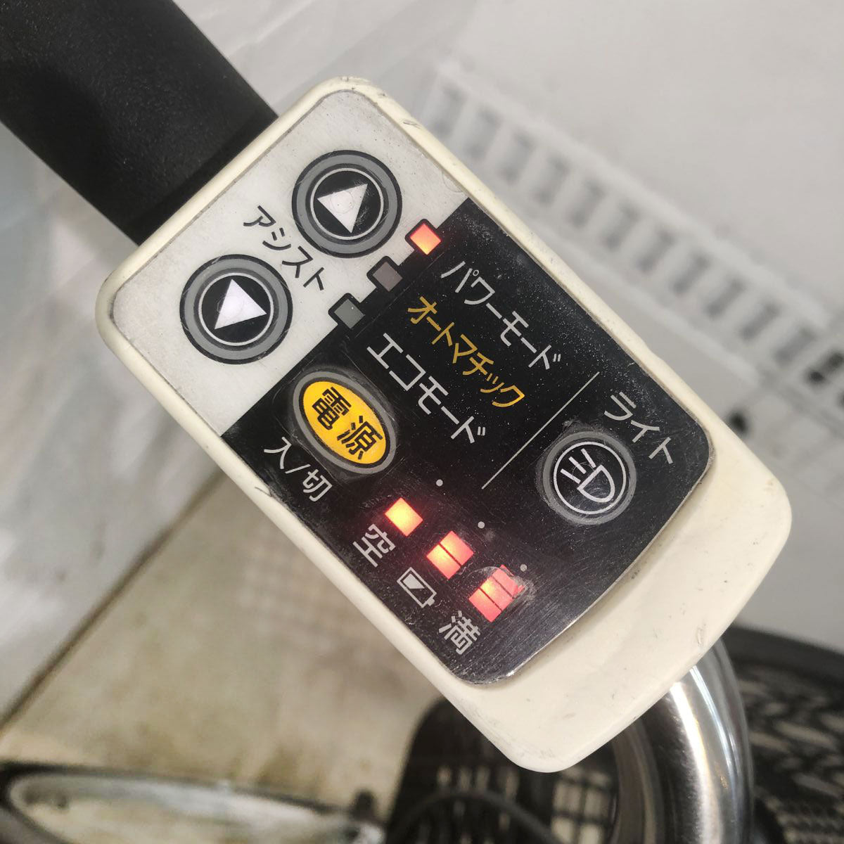 中古電動自転車 パナソニック ビビNX シルバー 26インチ YH036