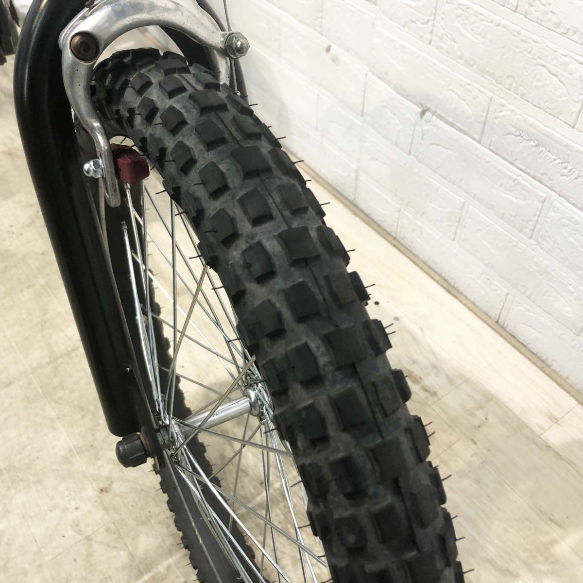 パナソニック EZ グレー 20インチ YH049 【中古車】