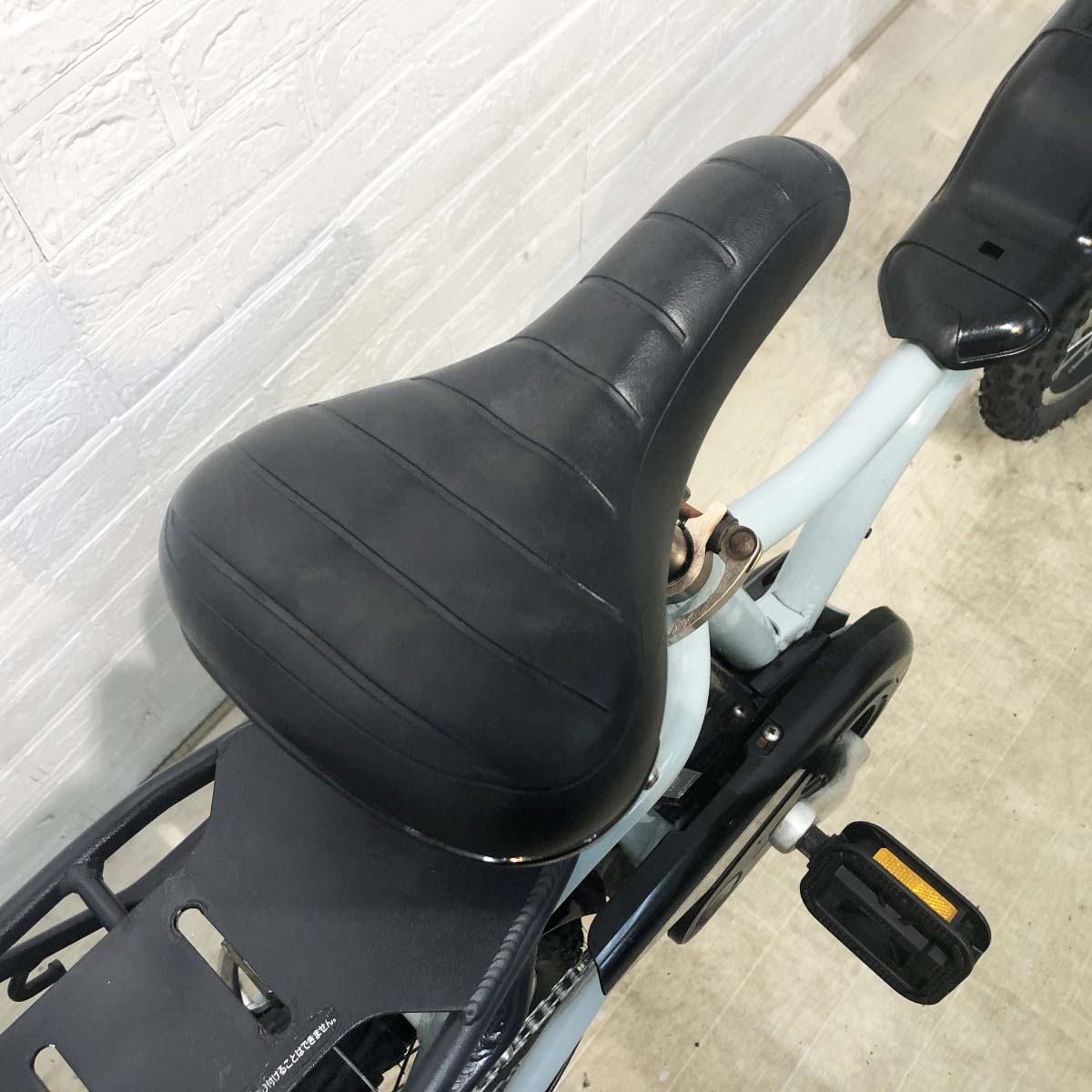 パナソニック EZ グレー 20インチ YH049 【中古車】