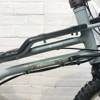 パナソニック EZ グレー 20インチ YH049 【中古車】