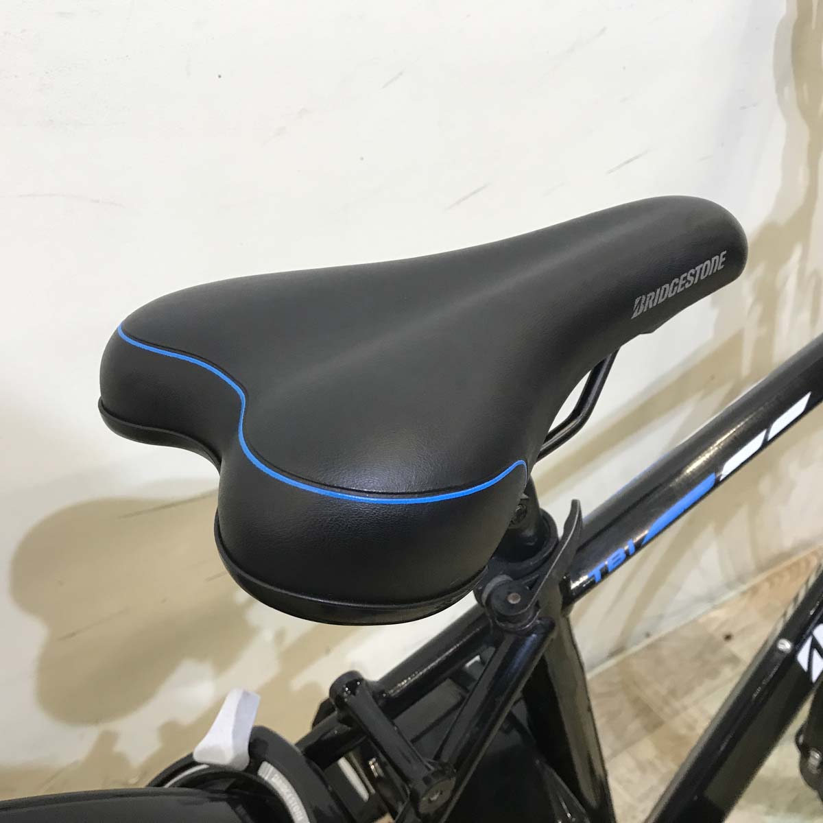 ブリヂストン TB1e ブラック 27インチ KB017【中古車】