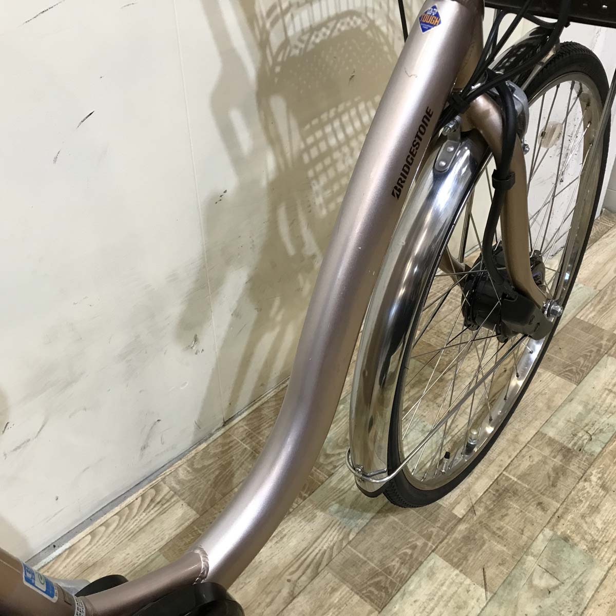 ブリヂストン フロンティア プレシャスベージュ 26インチ KW094 【中古車】