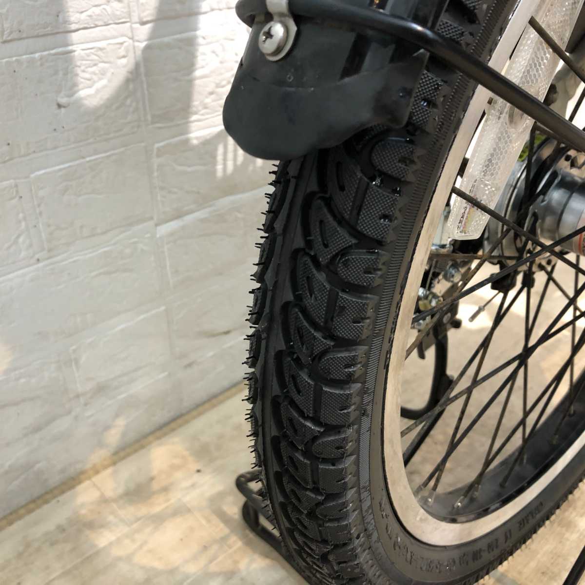 パナソニック ギュット アニーズ ホワイト 20インチ YQ018【中古車】