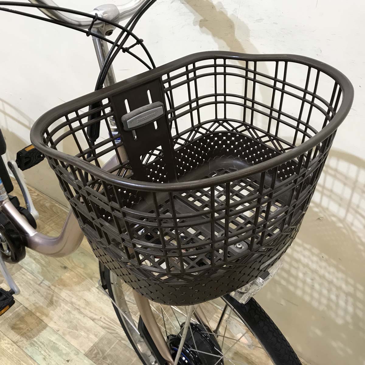 ブリヂストン フロンティア プレシャスベージュ 26インチ KW094 【中古車】