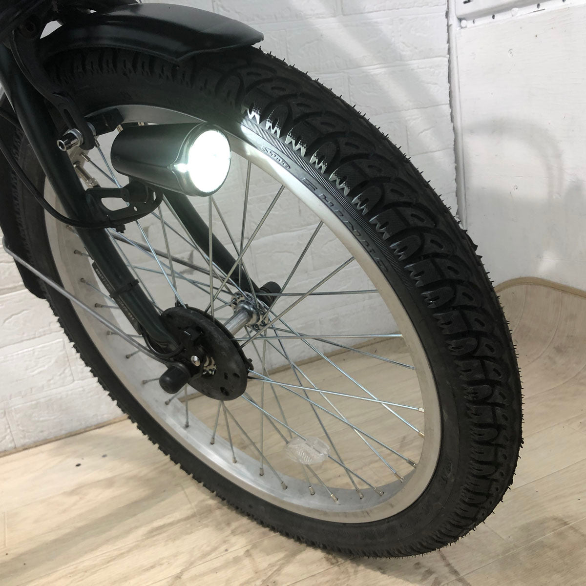 新品バッテリー パナソニック ギュット ミニ DX グリーン 20インチ YC041 【中古車】