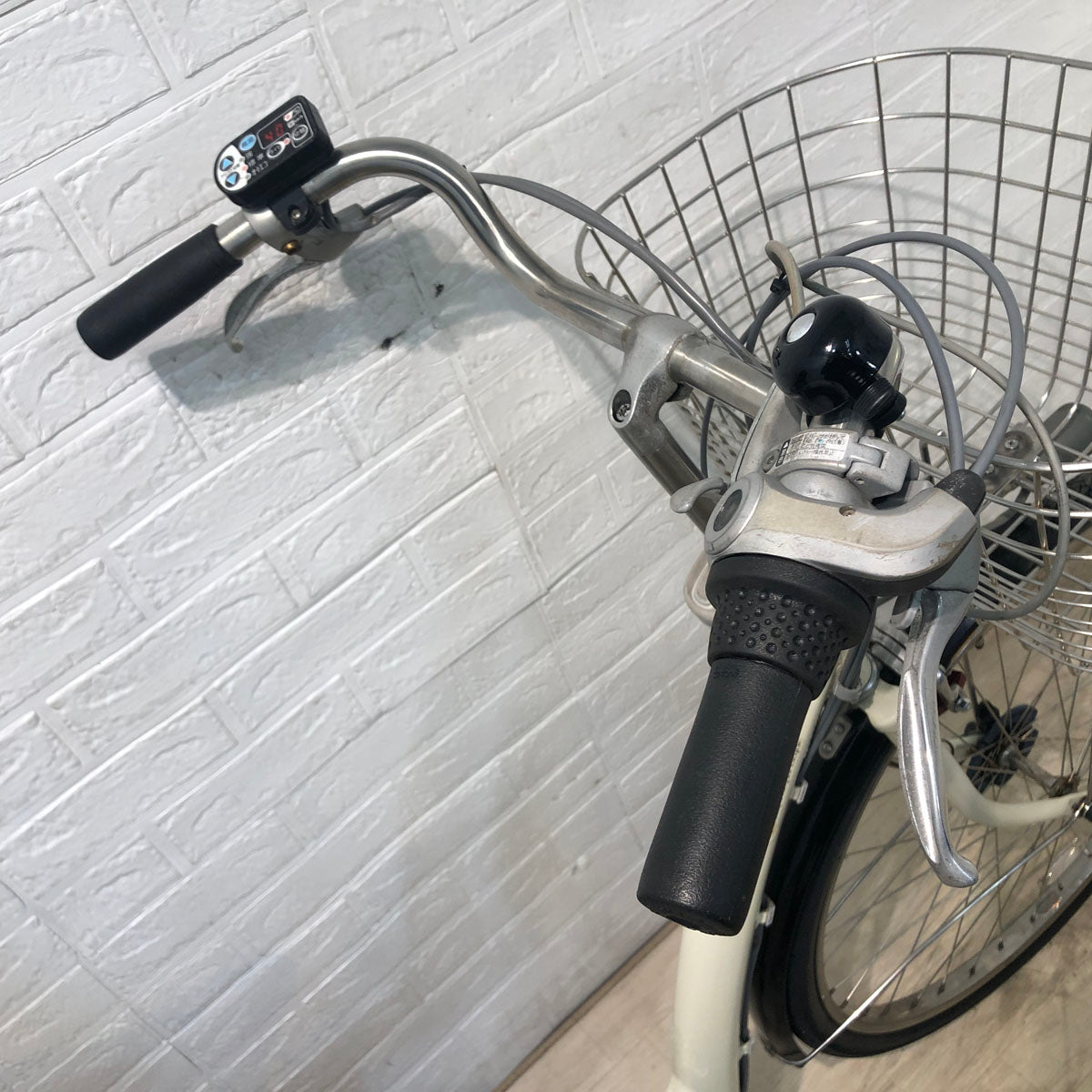 中古電動自転車 ブリヂストン ボーテ アシスタ DX クリームアイボリー 26インチ YC044