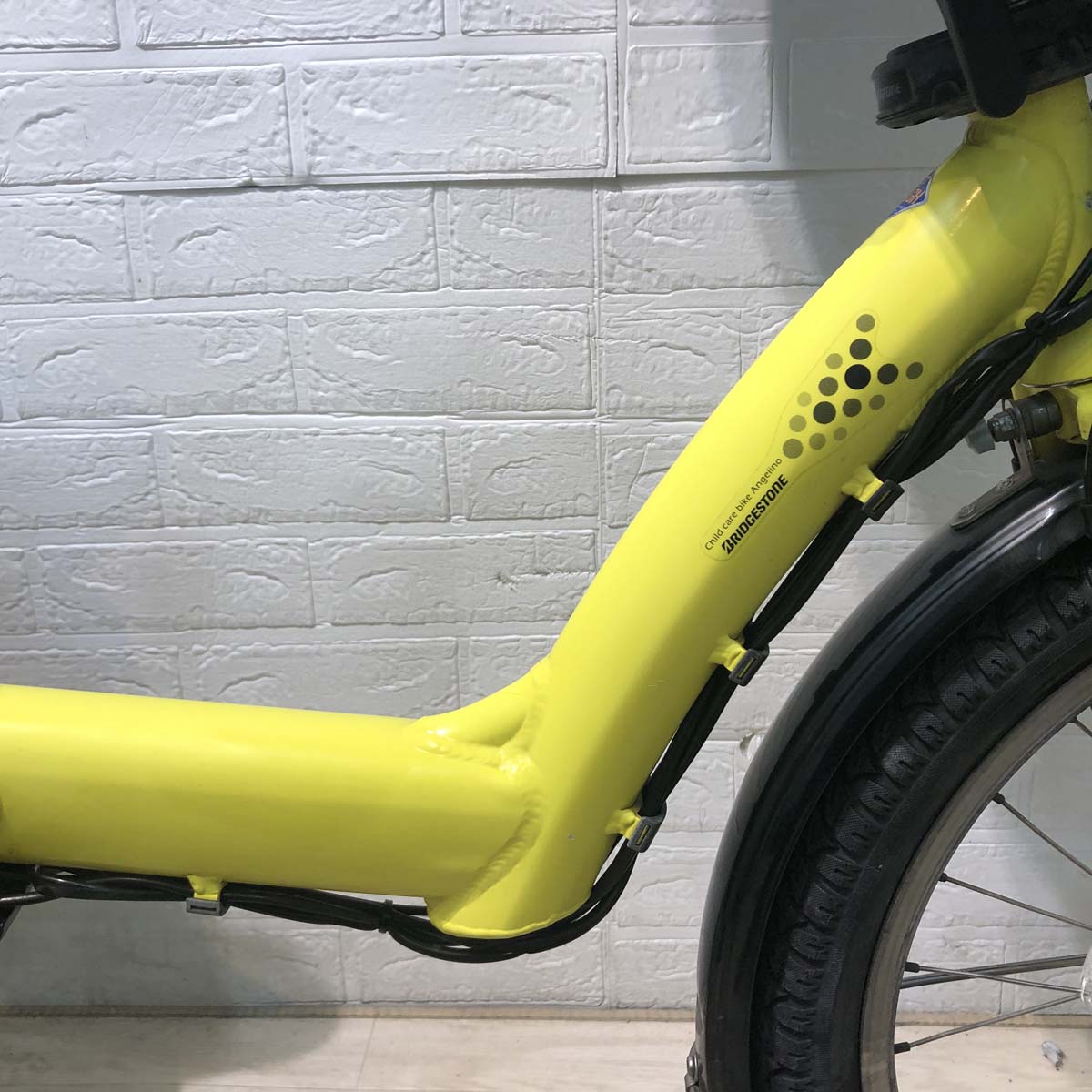 ブリヂストン アンジェリーノ プティット e イエロー 20インチ YC047【中古車】