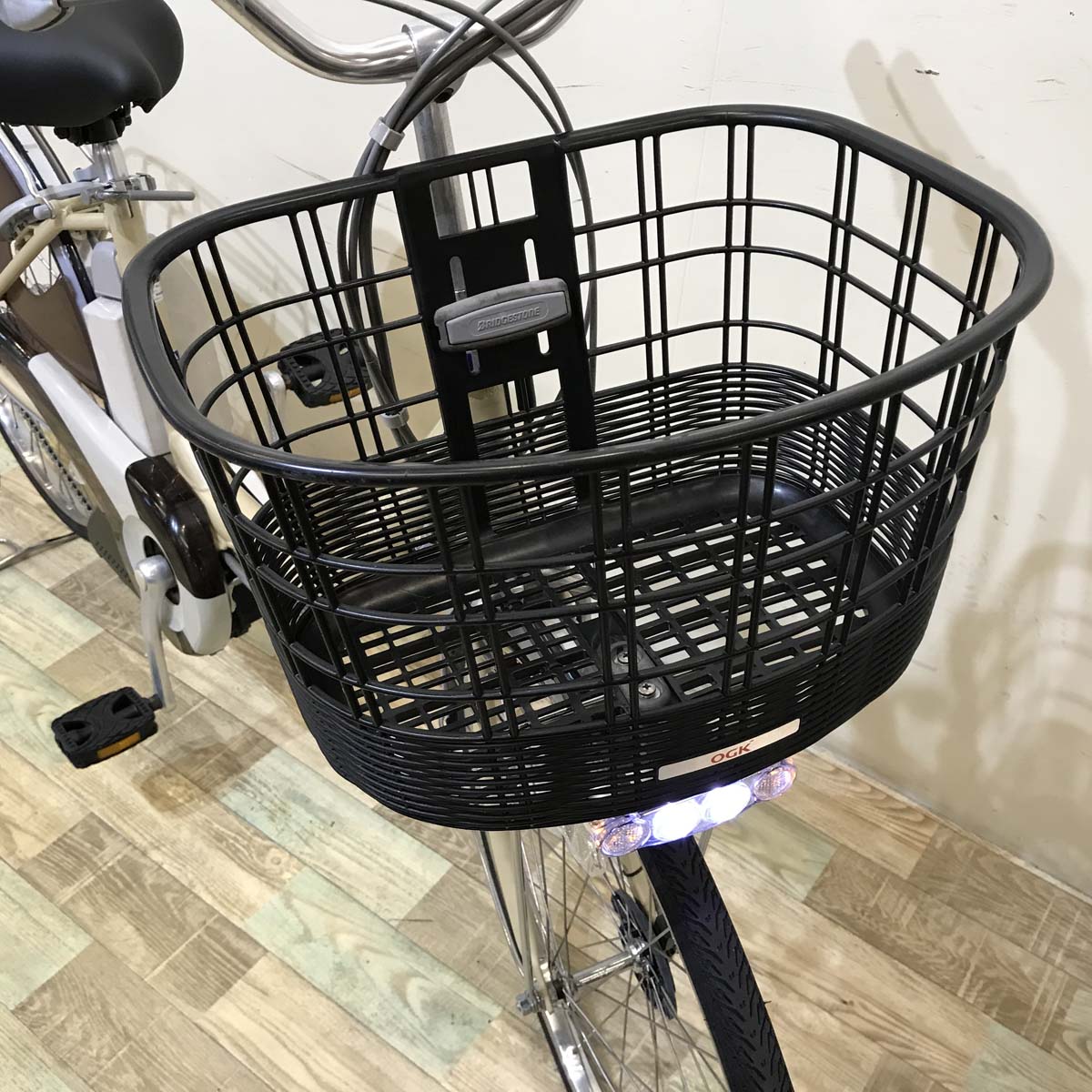 ブリヂストン アシスタ ベージュ 24インチ KW105  【中古車】