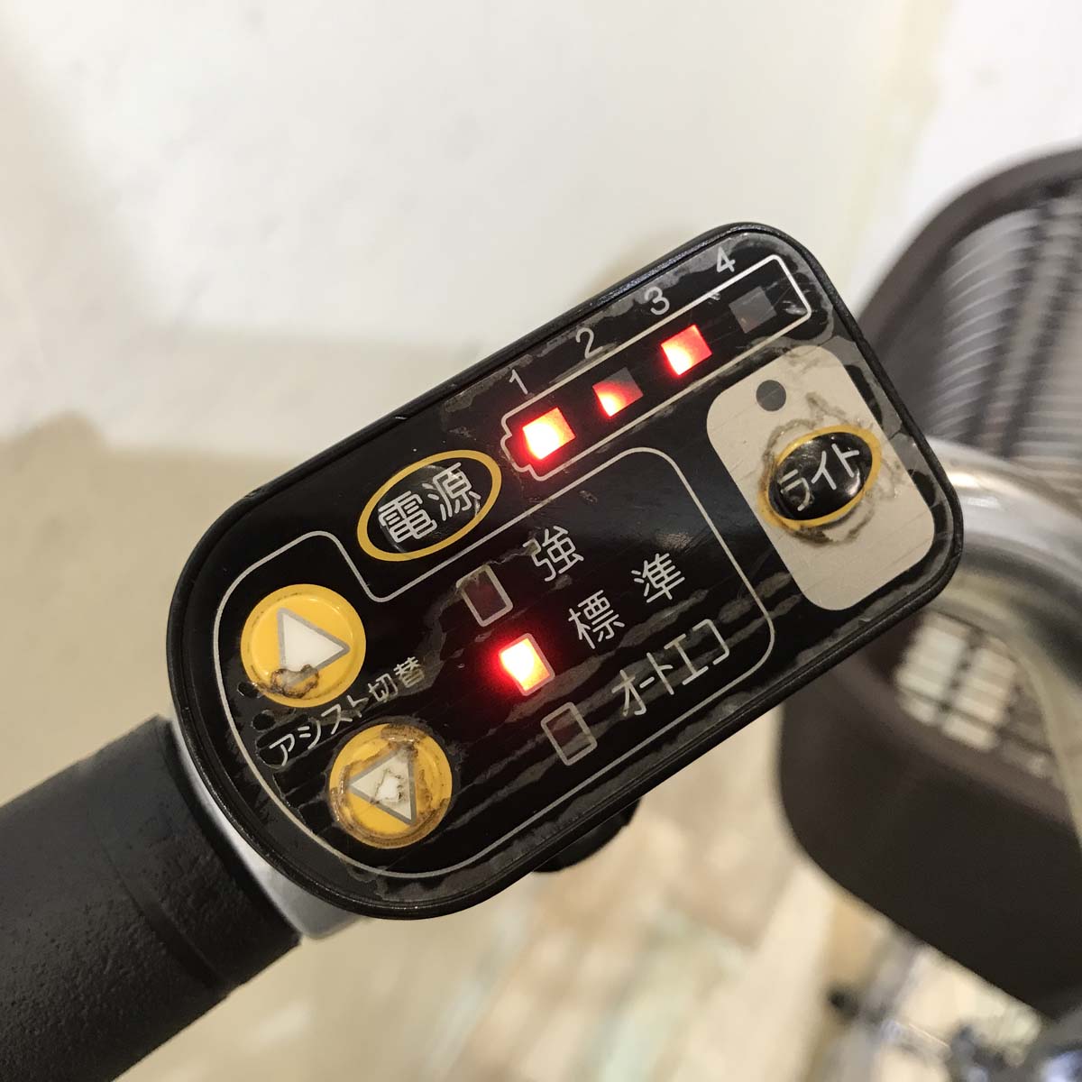 ブリヂストン アシスタ ライト シルバー 26インチ KW111【中古車】