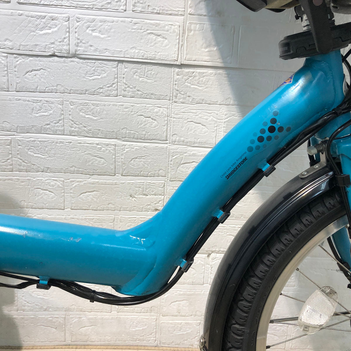 ブリヂストン アンジェリーノ プティット e ブルー 20インチ YV041【中古車】