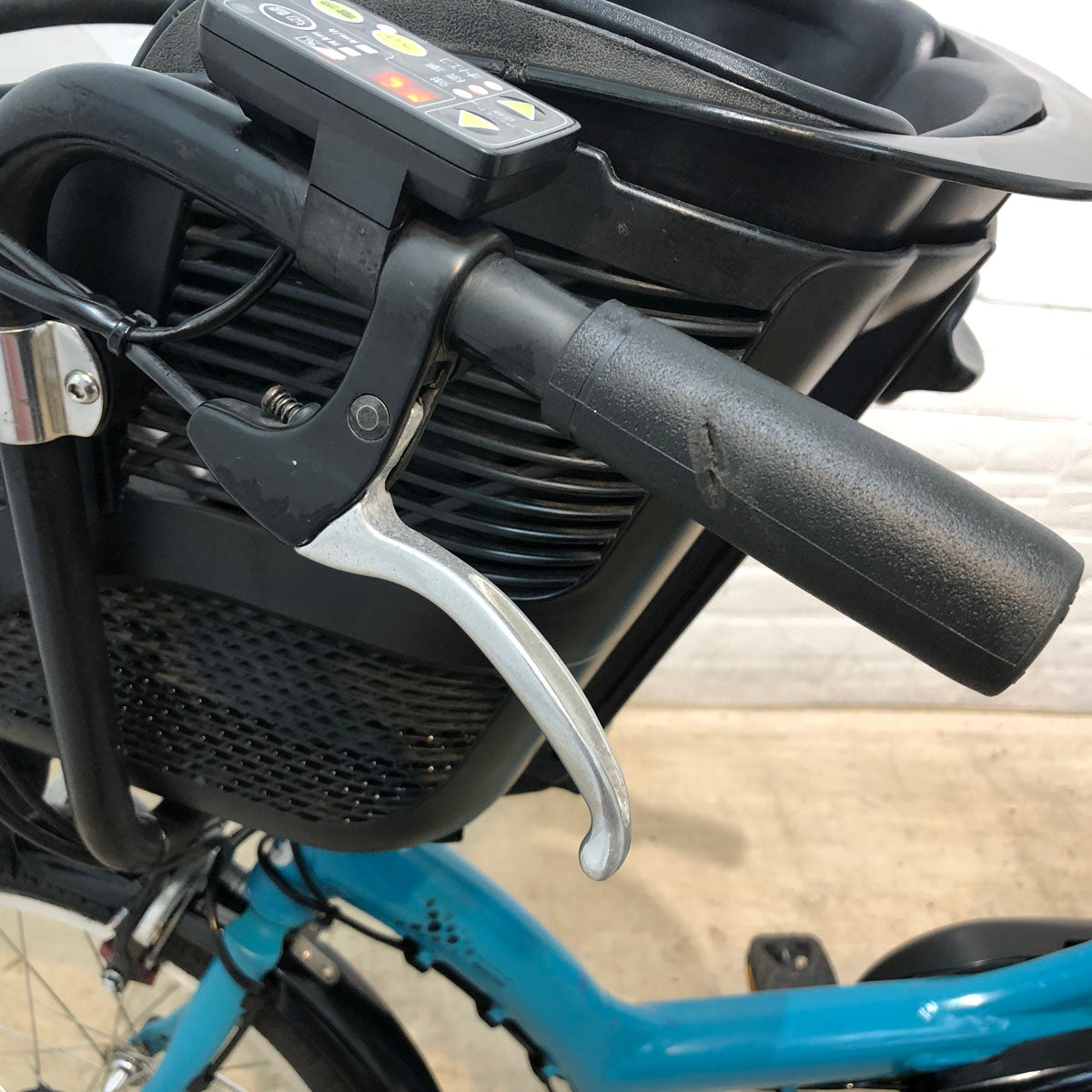 ブリヂストン アンジェリーノ プティット e ブルー 20インチ YV041【中古車】